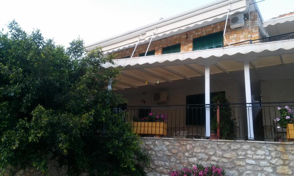 Porto Poros Apartamento Mikros Gialos Exterior foto