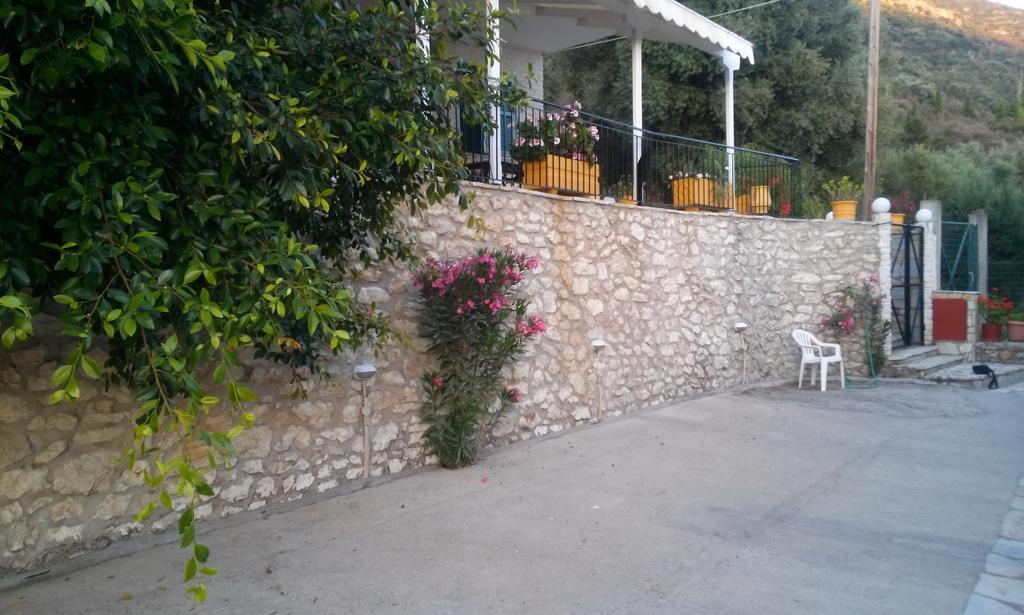 Porto Poros Apartamento Mikros Gialos Exterior foto